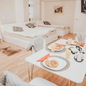With Amazing View In The Center Apartamento